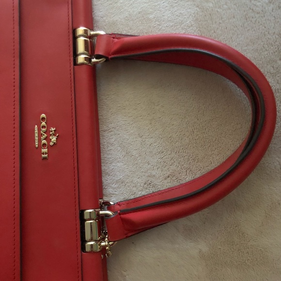 Coach - Picture 2 of 8